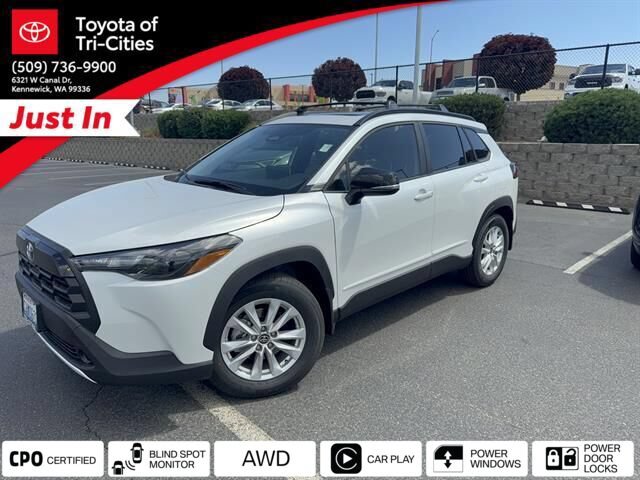 Used 2026 Toyota Corolla Cross LE w/ Moonroof Package AWD/4WD image 32