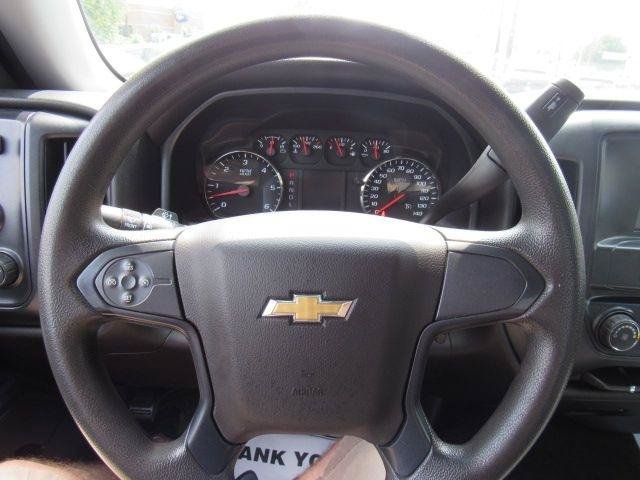 Used 2018 Chevrolet Silverado 1500 Custom w/ Custom Value Package AWD/4WD image 32