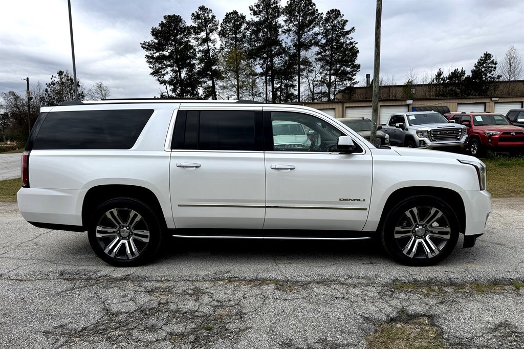 Used 2017 GMC Yukon XL Denali w/ Open Road Package AWD/4WD image 7