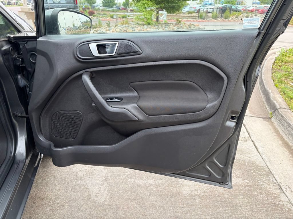 Used 2016 Ford Fiesta SE FWD image 23
