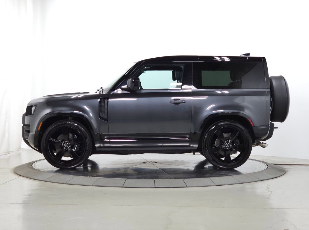 Used 2025 Land Rover Defender 90 V8 AWD/4WD image 2