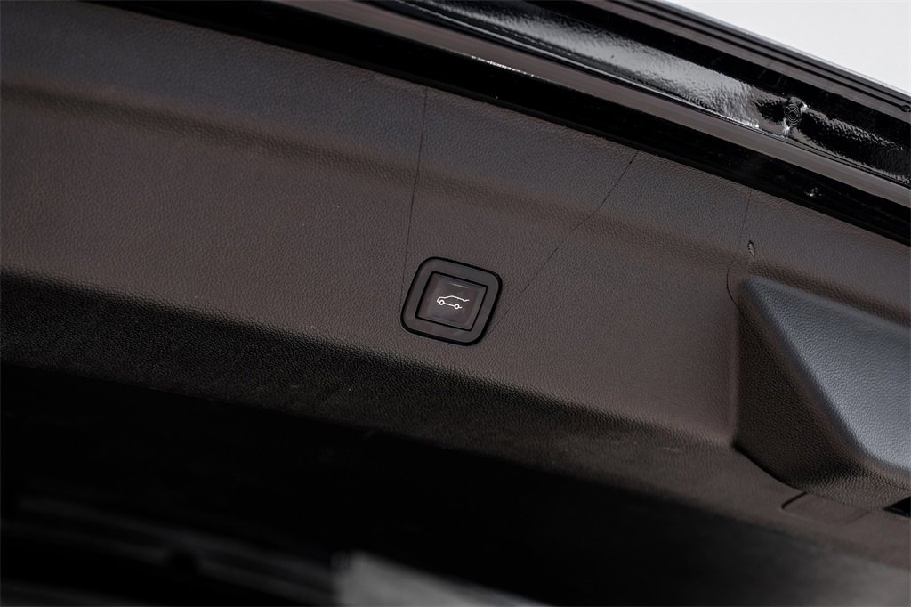 Used 2022 Chevrolet Suburban LT image 57