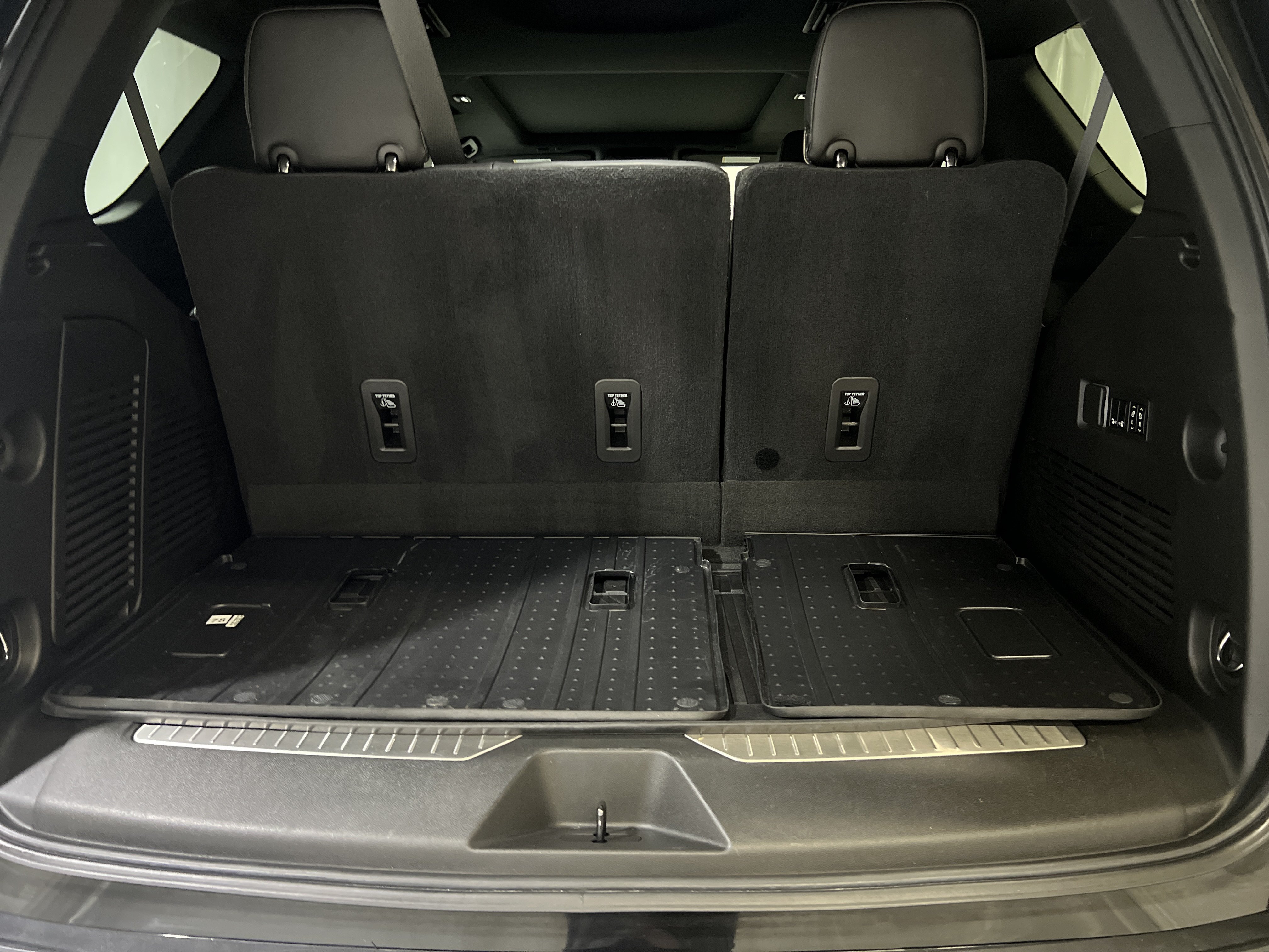 Used 2021 Chevrolet Tahoe Premier AWD/4WD image 14