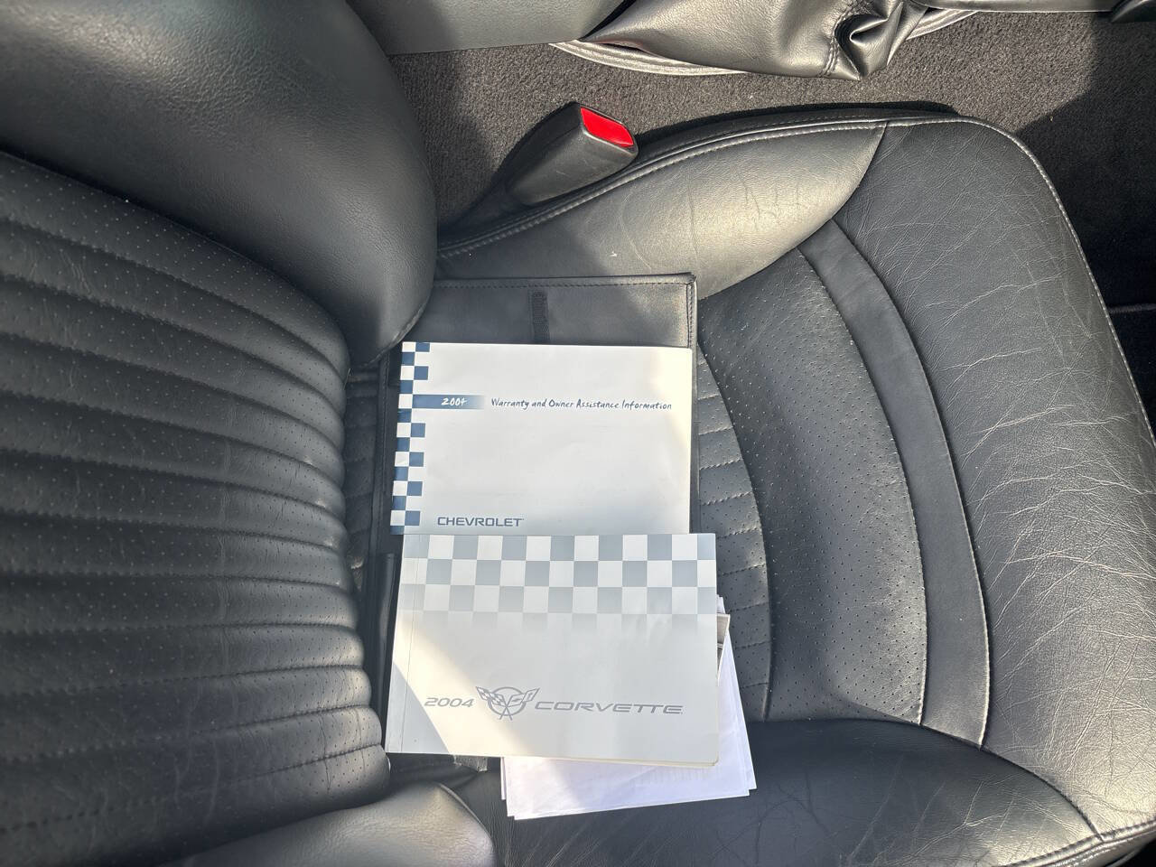 Used 2004 Chevrolet Corvette Convertible w/ Preferred Equipment Group image 12