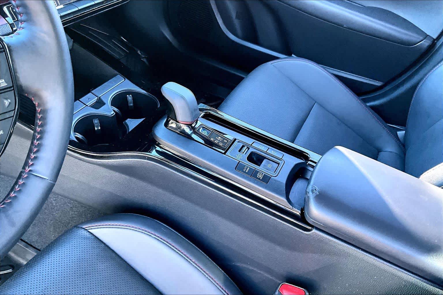 Used 2023 Toyota Prius Prime Premium FWD image 16