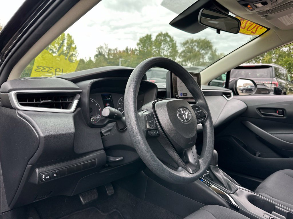 Used 2024 Toyota Corolla LE FWD image 35