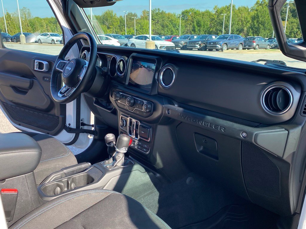 Used 2023 Jeep Wrangler Unlimited Rubicon 4xe w/ Cold Weather Group AWD/4WD image 32