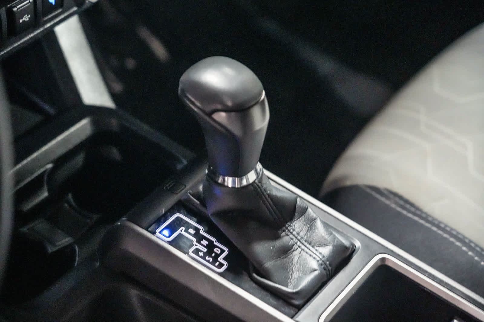 Used 2022 Toyota Tacoma TRD Off-Road w/ Technology Package AWD/4WD image 19