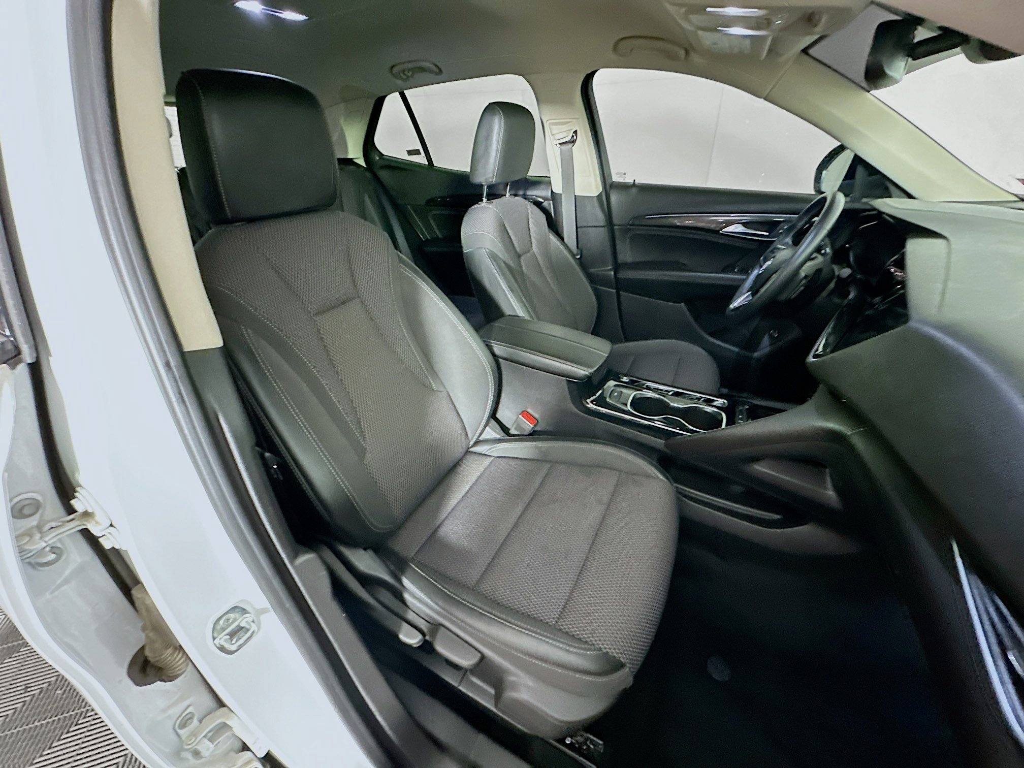 Used 2021 Buick Envision Preferred FWD image 31