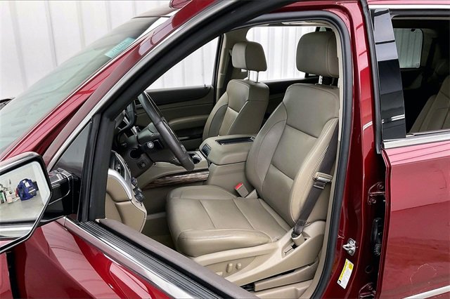 Used 2017 GMC Yukon SLT w/ Premium Edition image 8