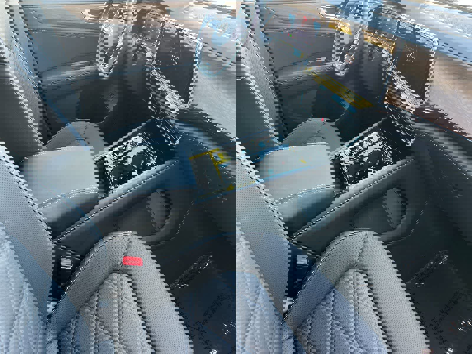 Used 2025 Volkswagen Atlas SE image 18