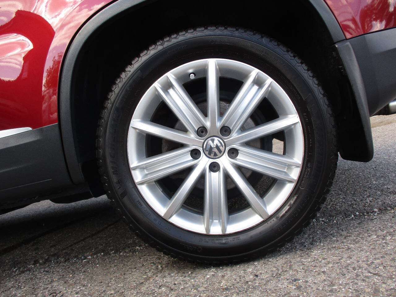 Used 2016 Volkswagen Tiguan SE AWD/4WD image 33