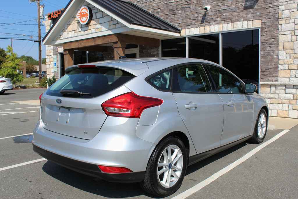Used 2016 Ford Focus SE image 5