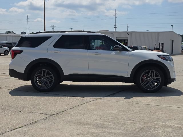 Used 2025 Ford Explorer ST-Line w/ ST-Line Street Pack AWD/4WD image 6
