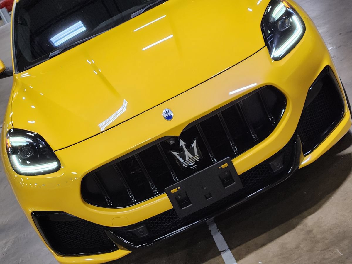 Used 2023 Maserati Grecale Trofeo AWD/4WD image 19
