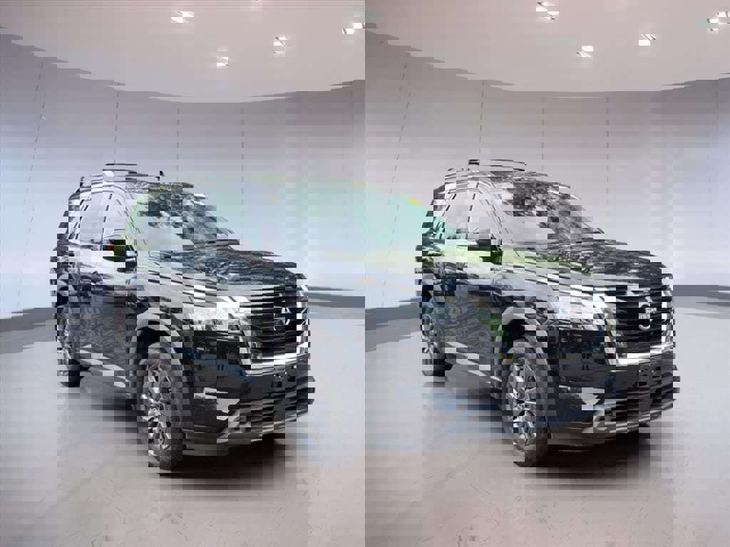 Used 2024 Nissan Pathfinder SV