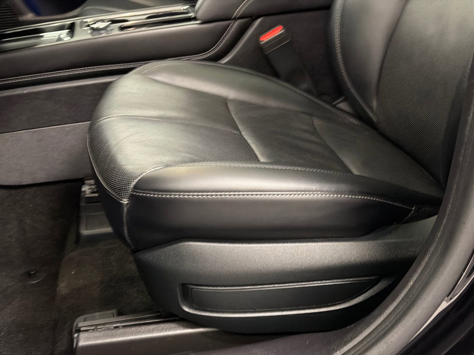 Used 2022 Lincoln Corsair AWD w/ Premium Package image 17