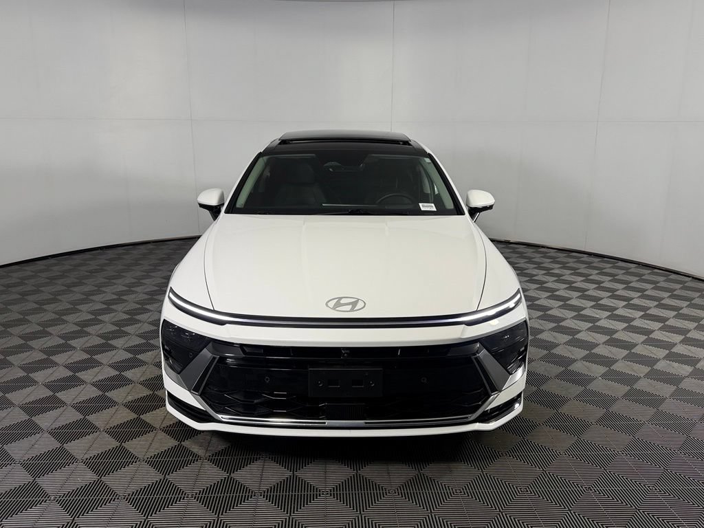 Used 2025 Hyundai Sonata Limited FWD image 3