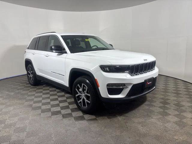 Certified 2023 Jeep Grand Cherokee Limited AWD/4WD image 1