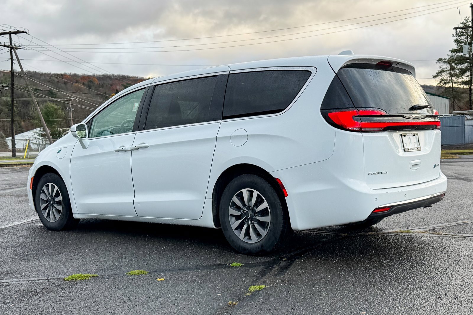 Used 2022 Chrysler Pacifica Touring-L image 5