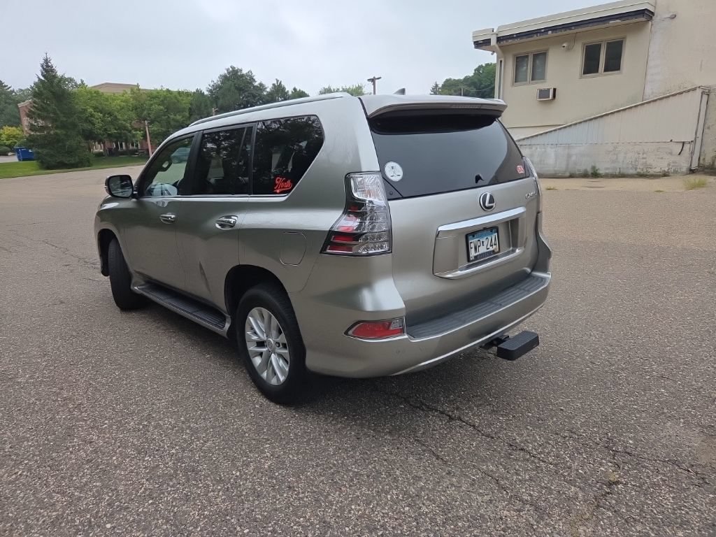 Used 2021 Lexus GX 460 Premium w/ Premium Package AWD/4WD image 9