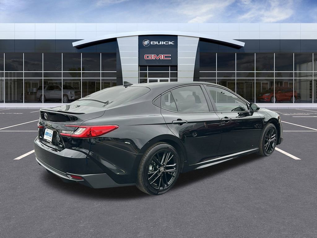 Used 2025 Toyota Camry LE image 5