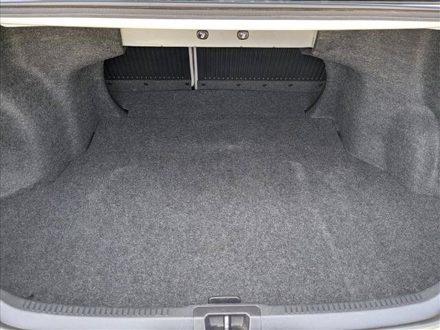 Used 2016 Toyota Camry LE FWD image 6