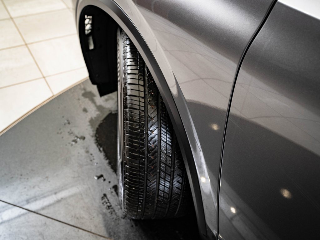 Used 2025 Acura MDX SH-AWD w/ Technology Package image 39