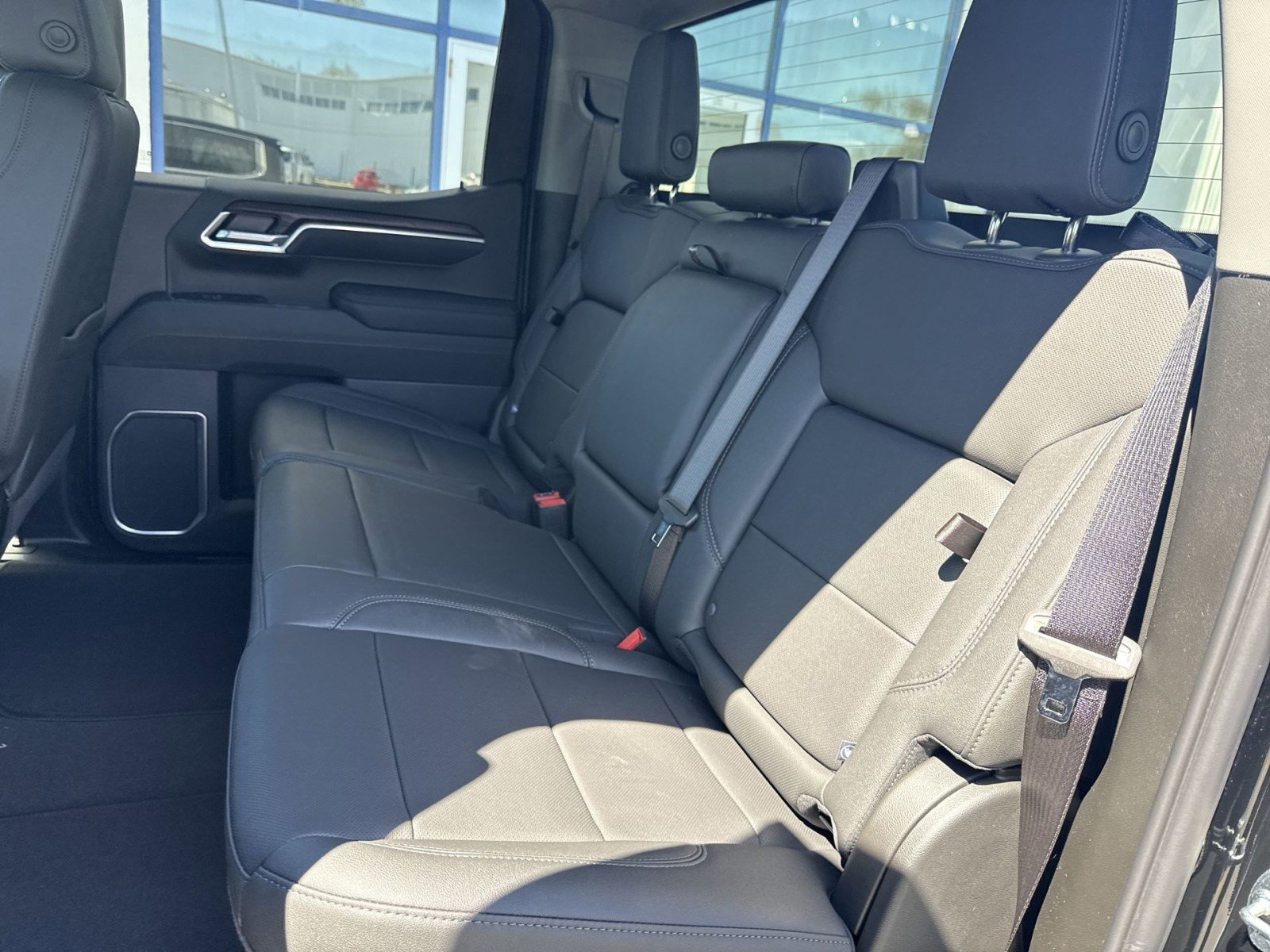 New 2026 GMC Sierra 1500 SLT image 19