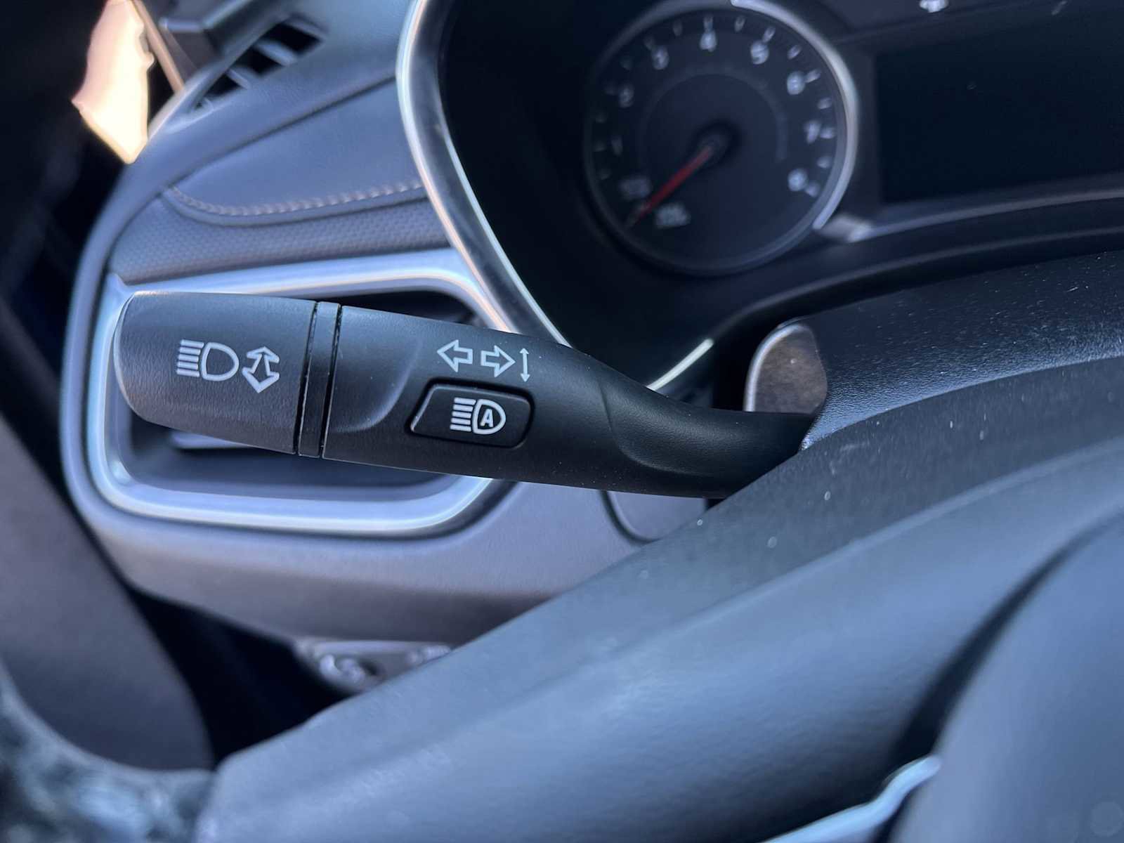 Used 2020 Chevrolet Equinox Premier image 27