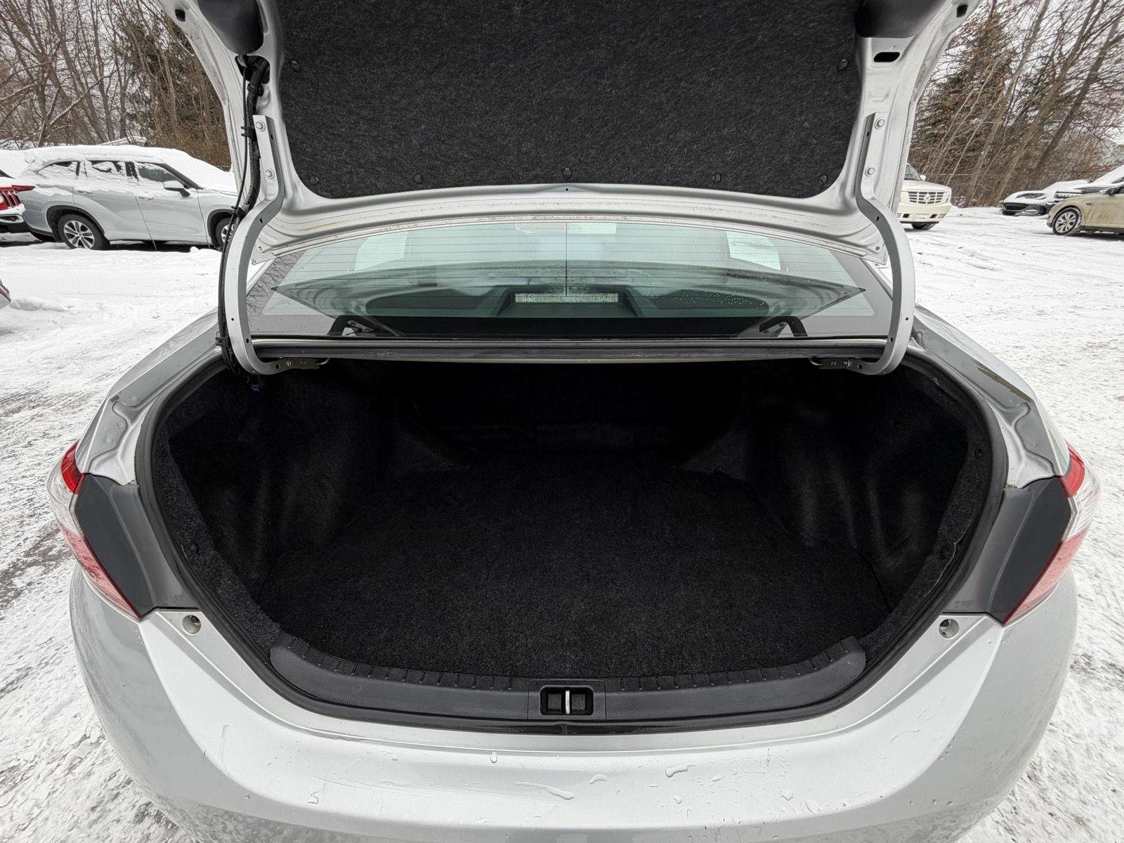 Used 2014 Toyota Corolla LE image 19