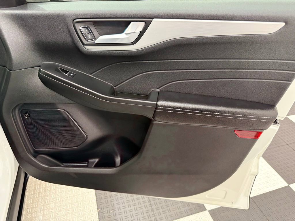 New 2024 Ford Escape SE w/ PHEV Premium Package image 21