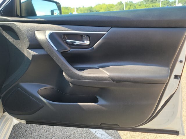 Used 2016 Nissan Altima 2.5 S w/ Power Driver Seat Package FWD image 6