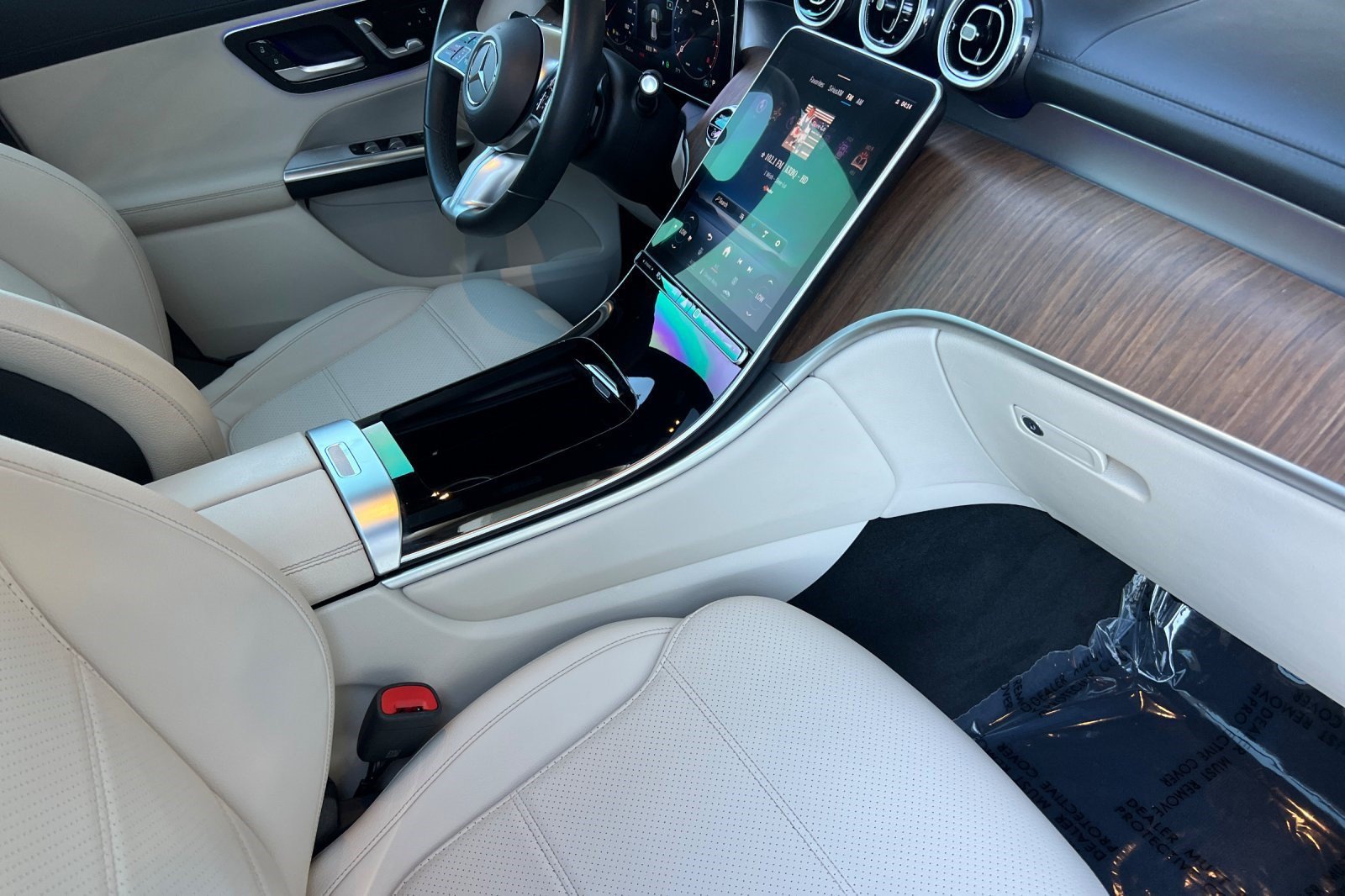 Certified 2024 Mercedes-Benz GLC 300 4MATIC image 33