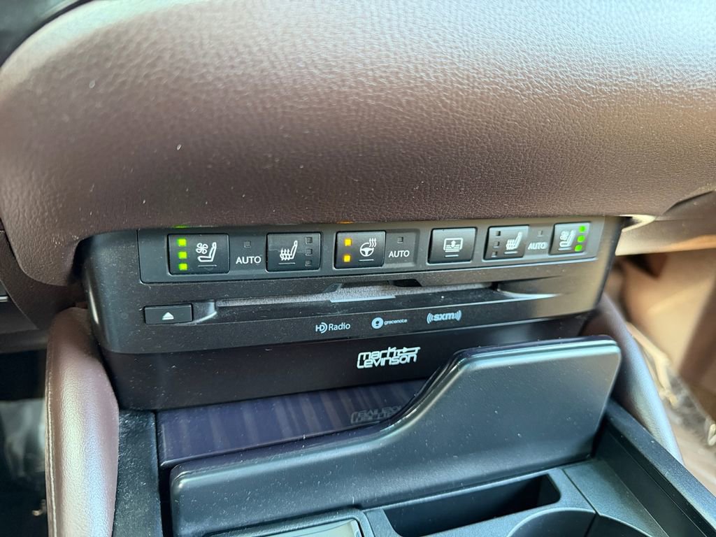 Used 2019 Lexus ES 350 Ultra Luxury w/ Accessory Package 2 image 29