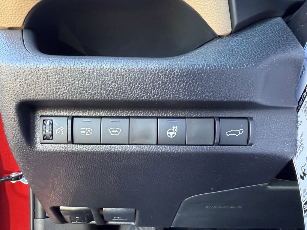 Used 2025 Toyota RAV4 XLE Premium image 23