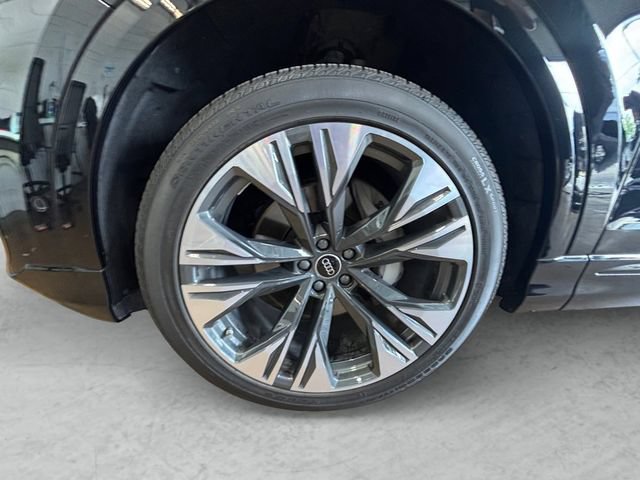 Used 2025 Audi Q8 Premium Plus AWD/4WD image 29