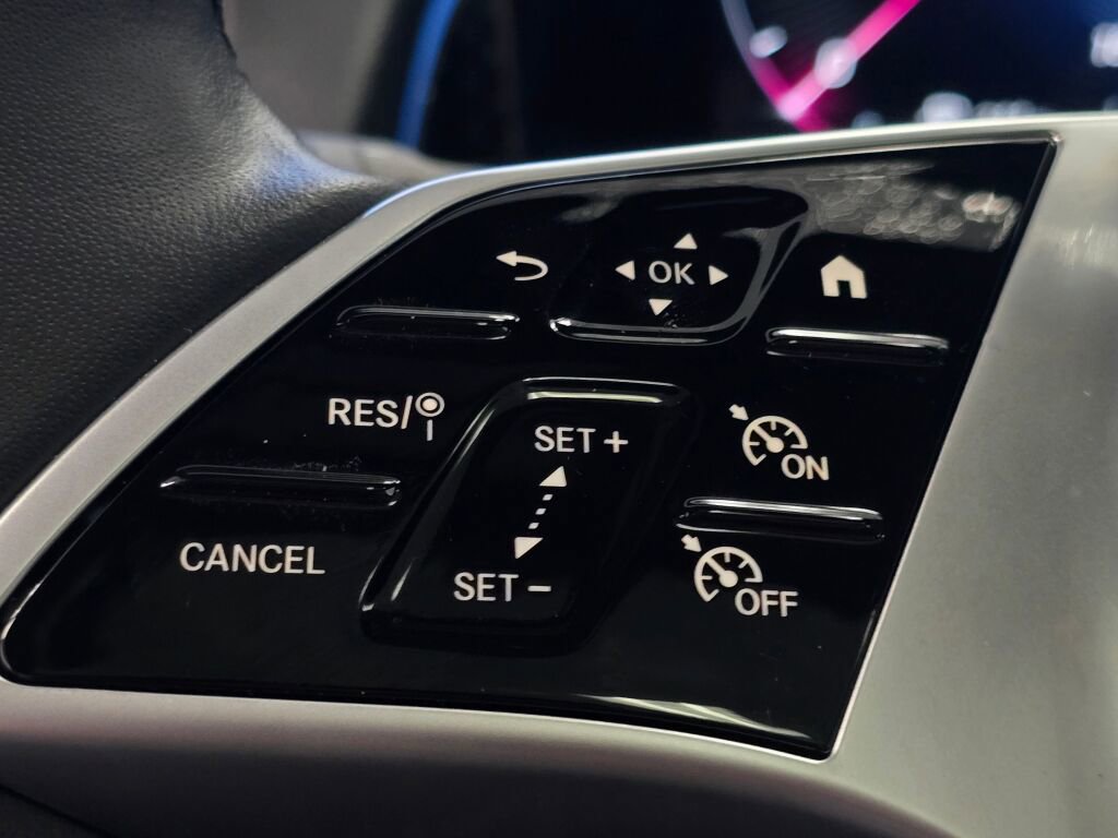 Used 2025 Mercedes-Benz GLB 250 4MATIC image 38