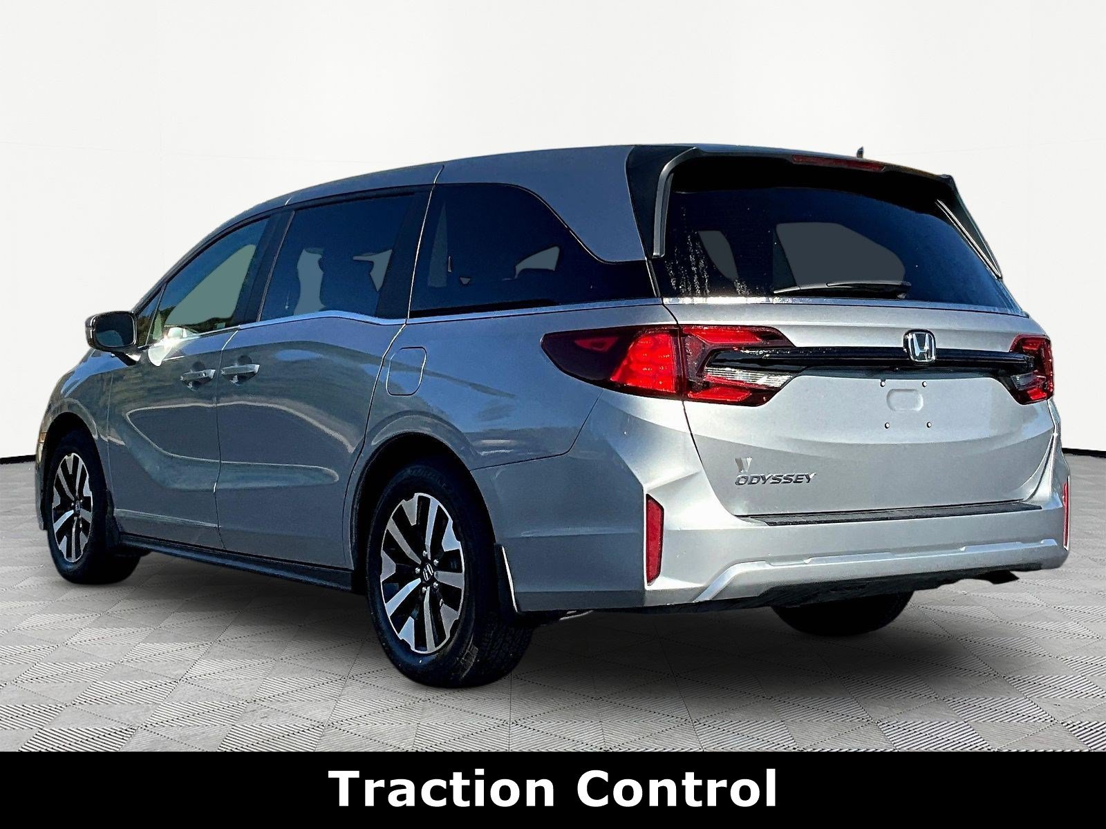 Used 2026 Honda Odyssey EX-L image 4