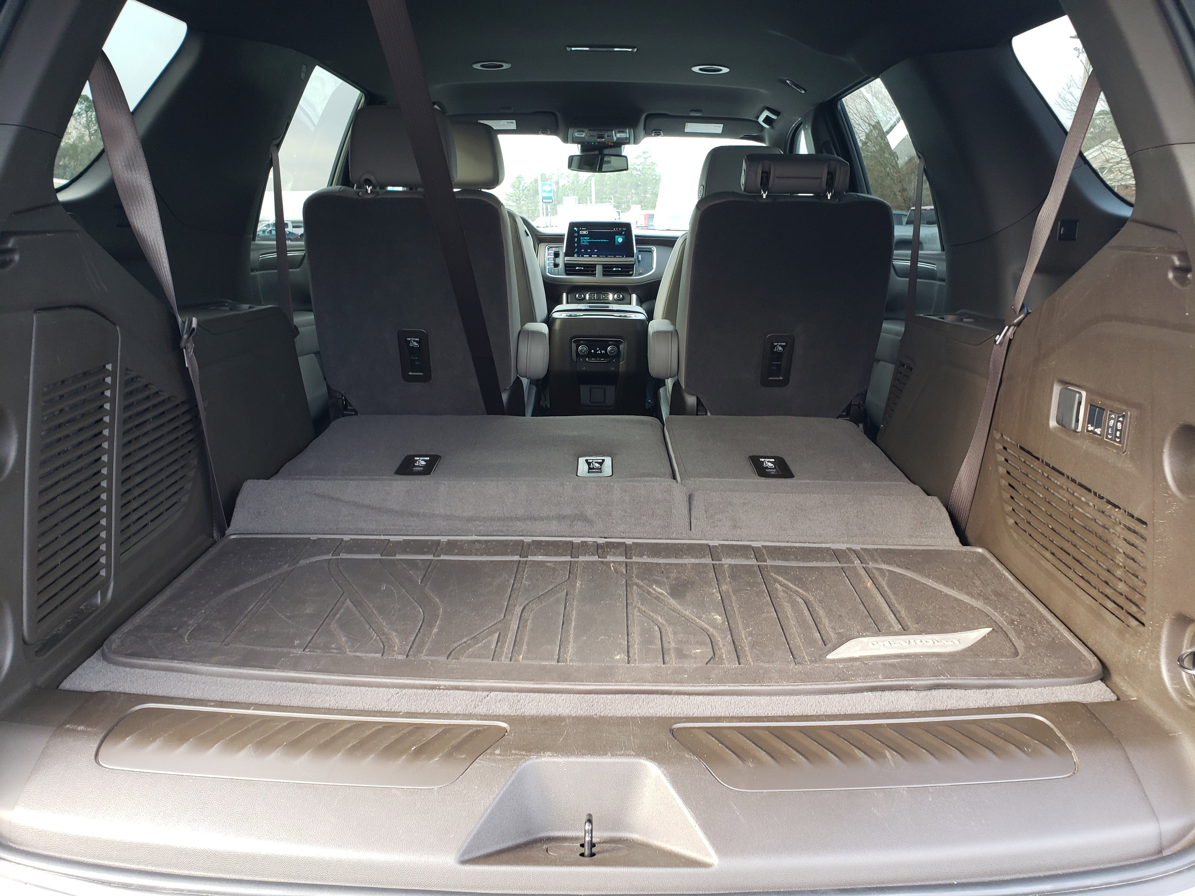 Used 2024 Chevrolet Tahoe LT w/ Luxury Package image 11