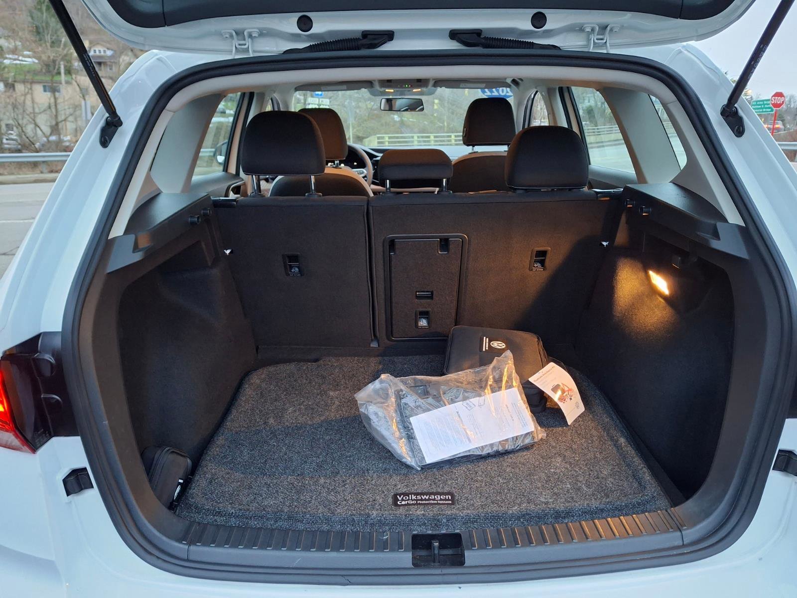 Used 2022 Volkswagen Taos S image 8