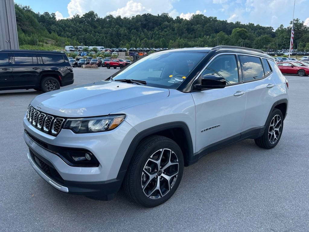Used 2025 Jeep Compass Limited AWD/4WD image 1