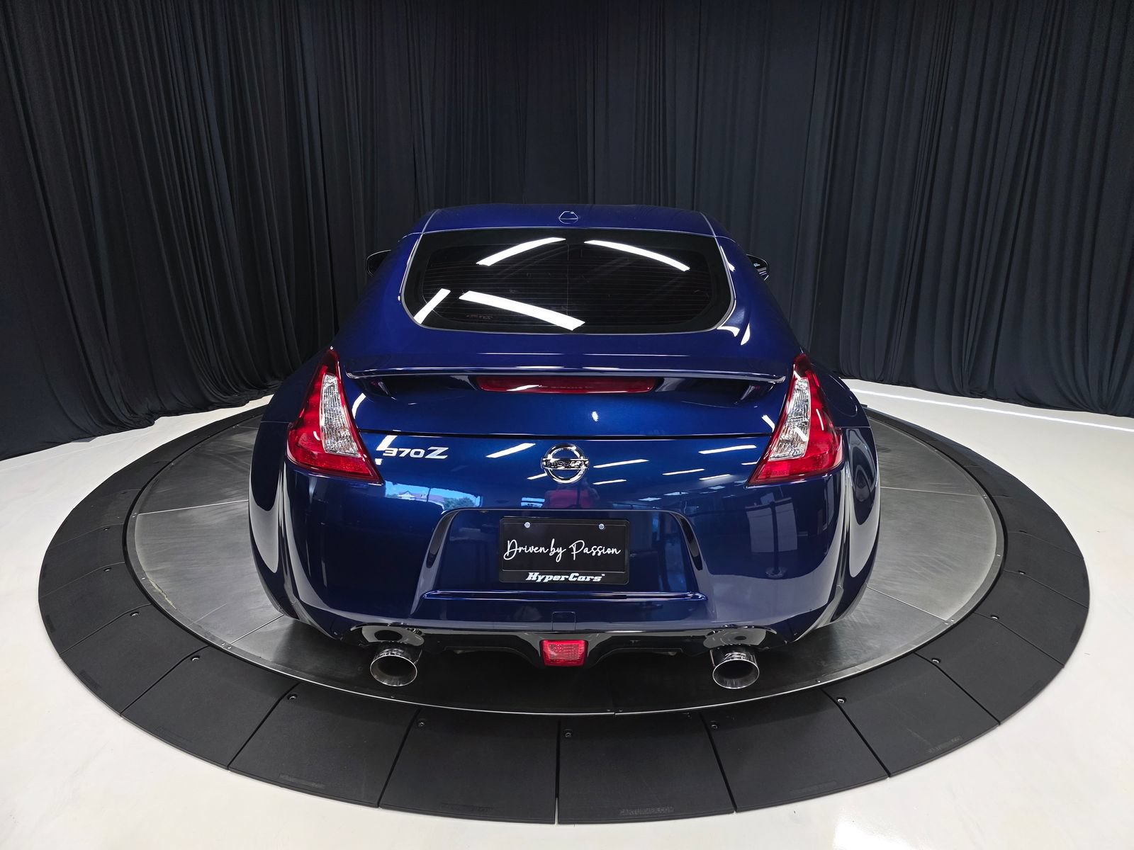 Used 2020 Nissan 370Z NISMO RWD image 12