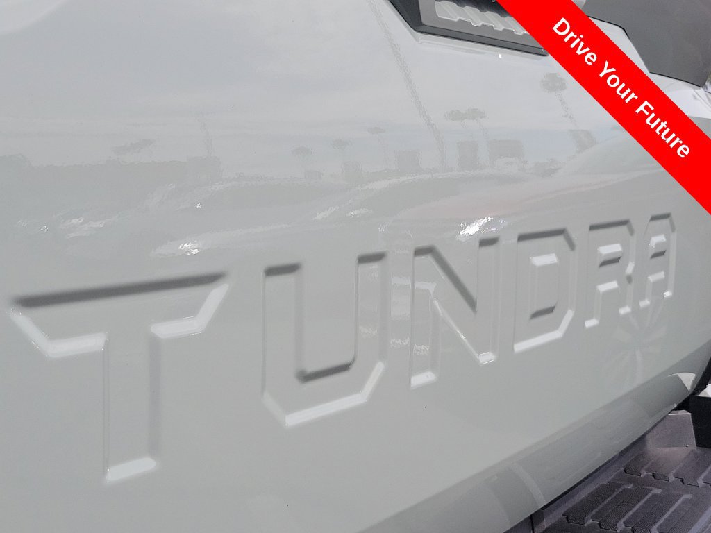 Used 2025 Toyota Tundra Limited AWD/4WD image 29