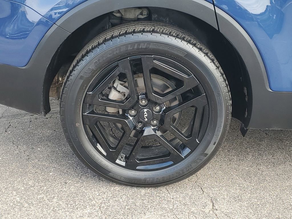 Used 2023 Kia Telluride EX X-Line image 5