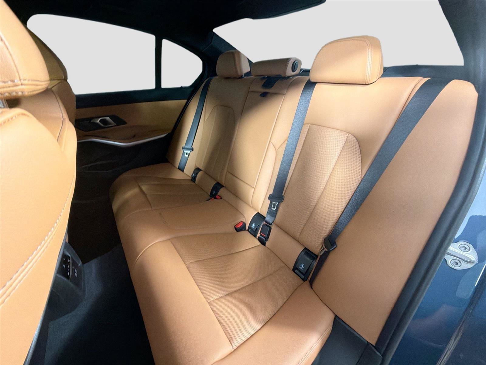 New 2026 BMW 330i xDrive Sedan w/ Premium Package AWD/4WD image 23