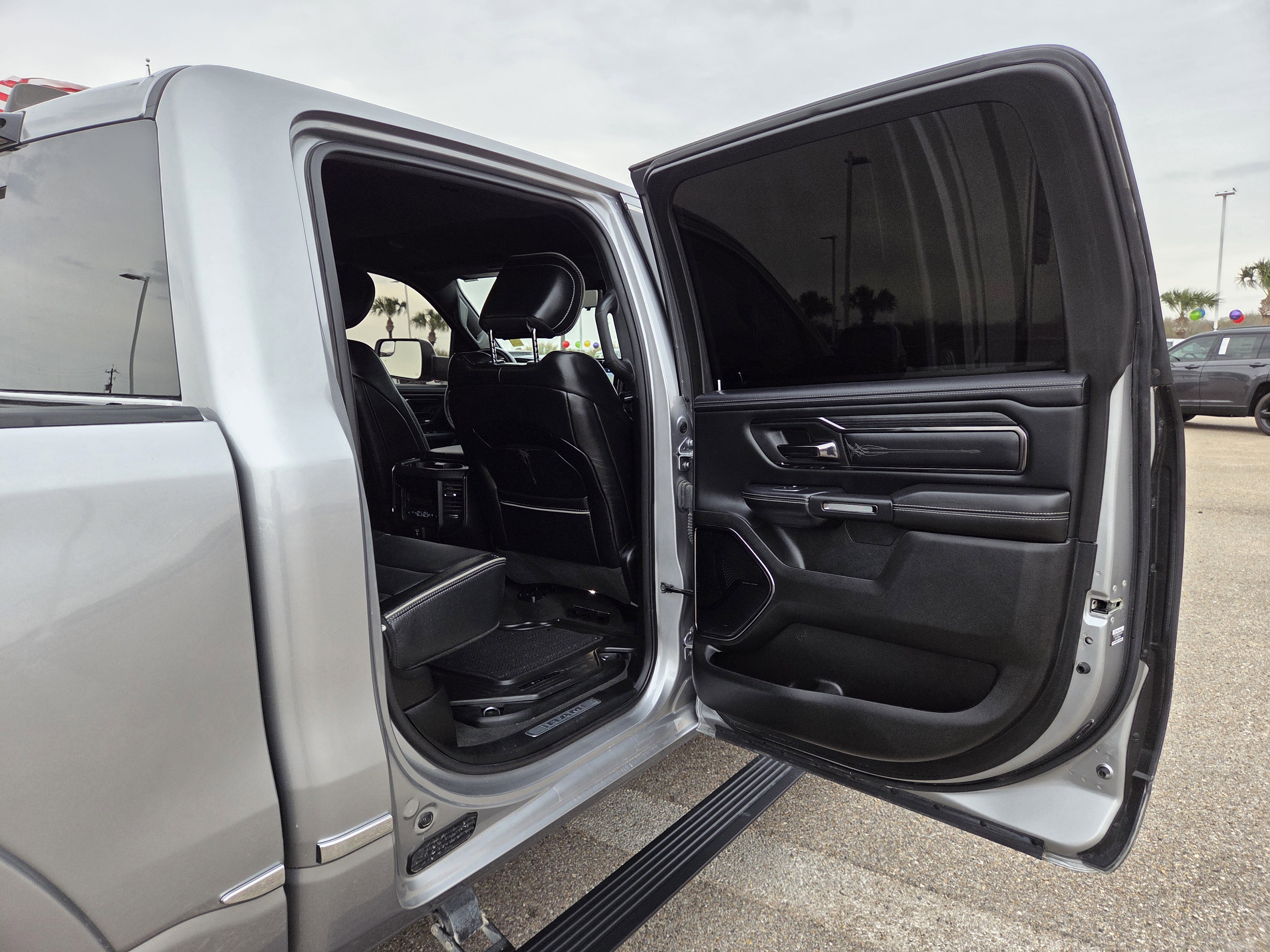 Used 2024 RAM 1500 Limited image 17