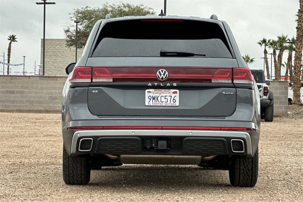 Used 2024 Volkswagen Atlas Peak Edition SE image 5