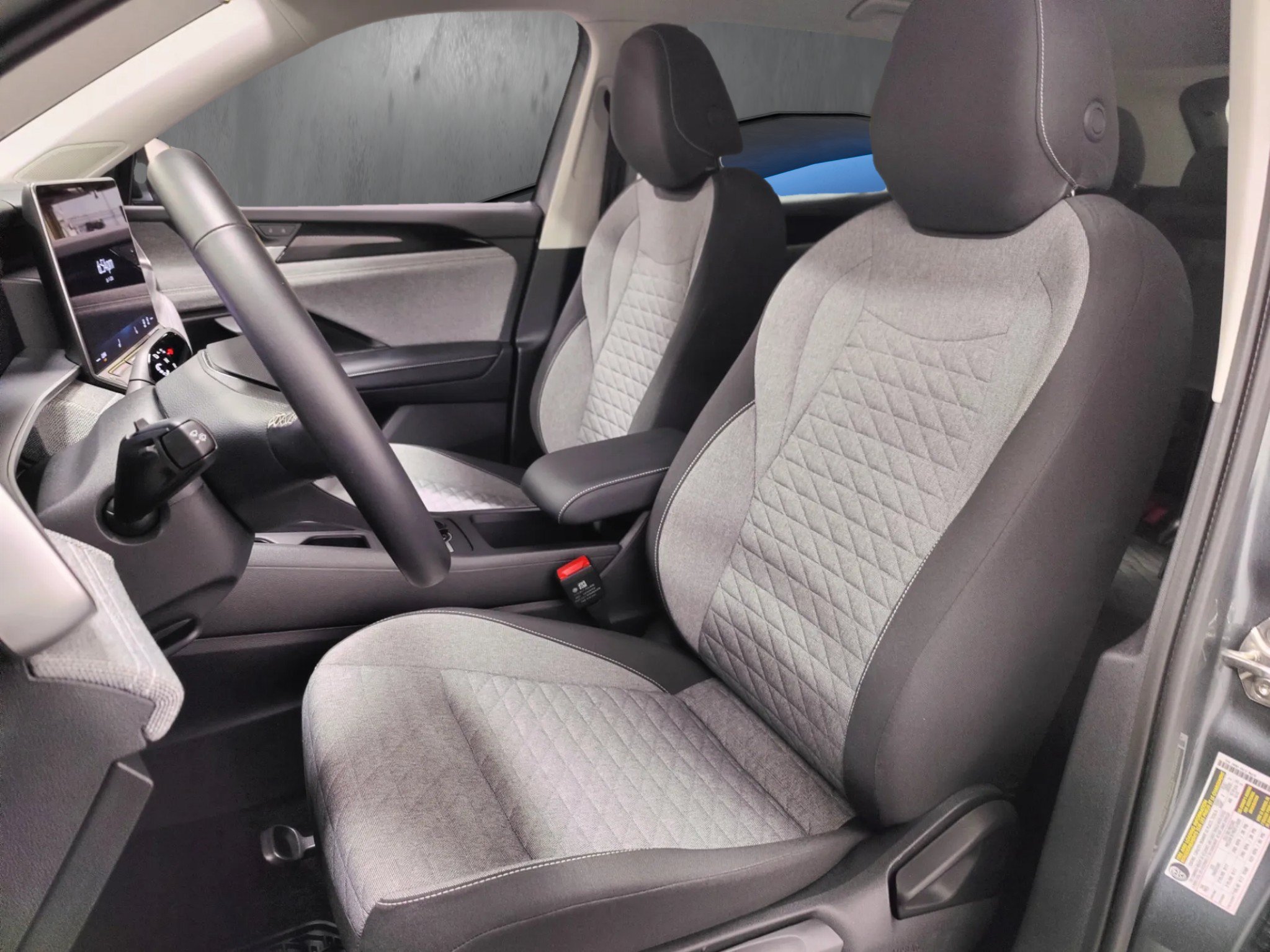 Used 2025 Volkswagen Tiguan S AWD/4WD image 12