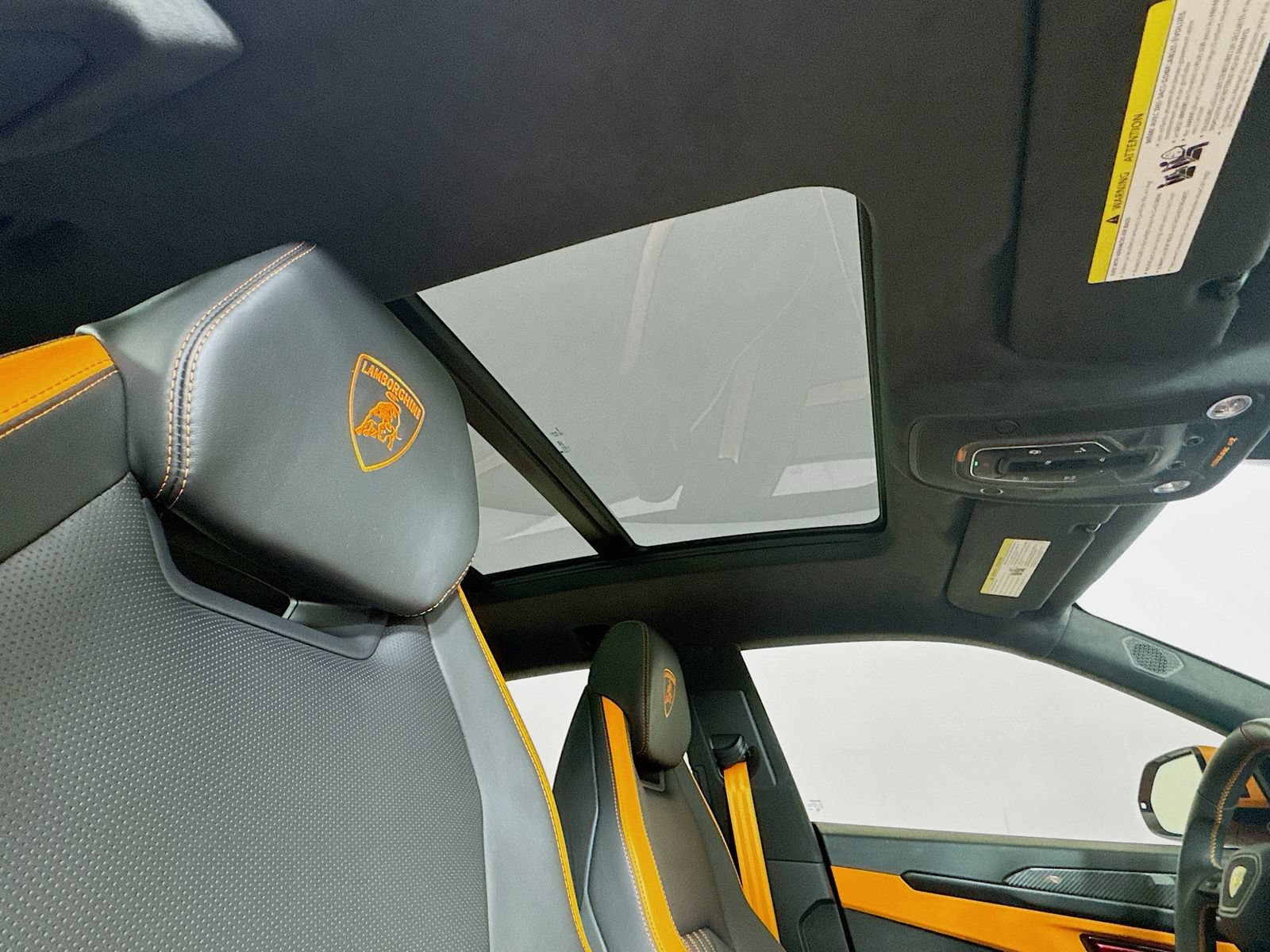Used 2025 Lamborghini Urus SE AWD/4WD image 21
